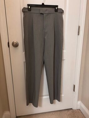 MANIERE DE VOIR men’s lights grey dress pants.